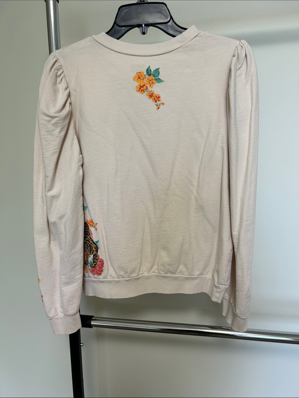 Puff-Sleeve Sweatshirt - Picture 9 of 10
